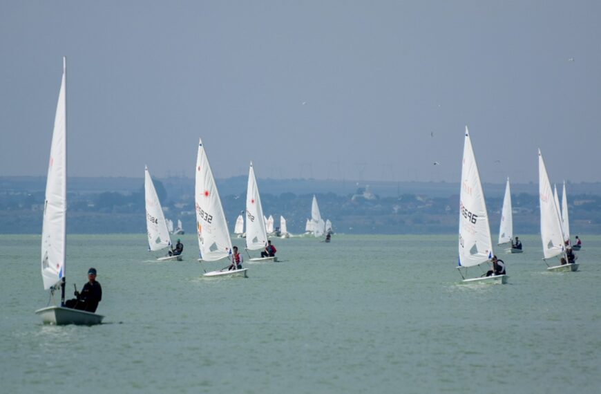 Campionatul Național de Dinghy 2026 a debutat pe Lacul Siutghiol